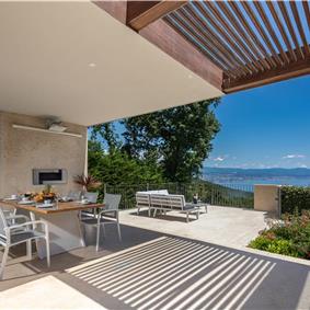 4 Bedroom Villa with Salt Water Pool, Private mini golf course and Rooftop Terrace near Opatija, Sleeps 8